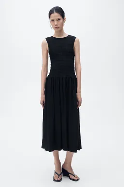 Vestido evasé cuerpo fruncido de Mango en Vestidos para argentina
