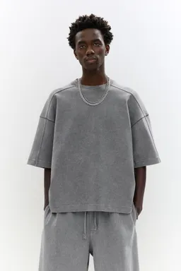 Buzo boxy manga corta de Pull&Bear en Buzos y Sweaters para argentina