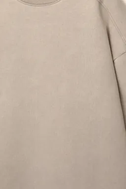 Buzo boxy manga corta de Pull&Bear en Buzos y Sweaters para argentina