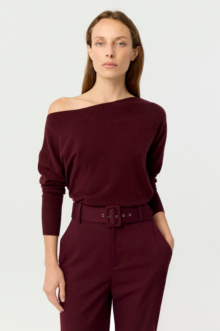 Sweater tejido de calce relajado con escote bote amplio y mangas largas de Markova en Buzos y Sweaters para argentina