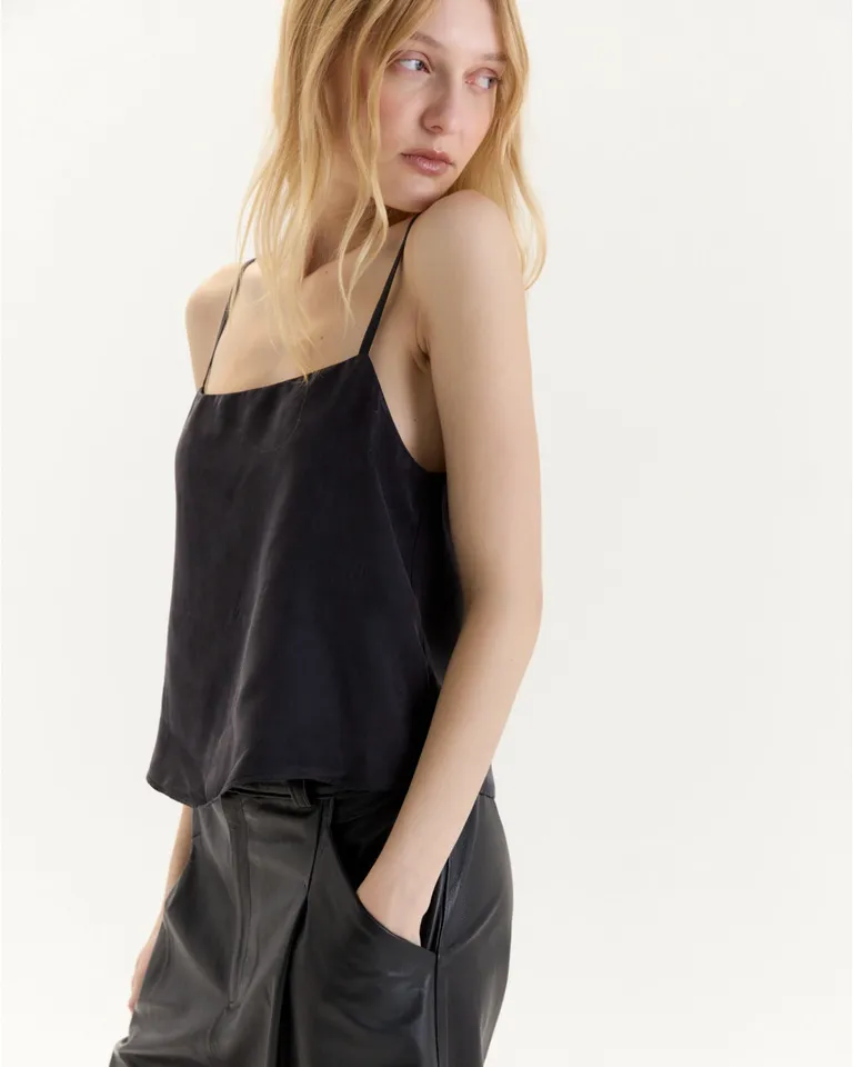 Top de escote cuadrado con breteles finos y regulables de Blue Sheep en Tops para argentina