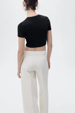 Camiseta crop entallada de Mango en Remeras para argentina