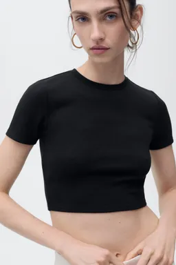 Camiseta crop entallada de Mango en Remeras para argentina