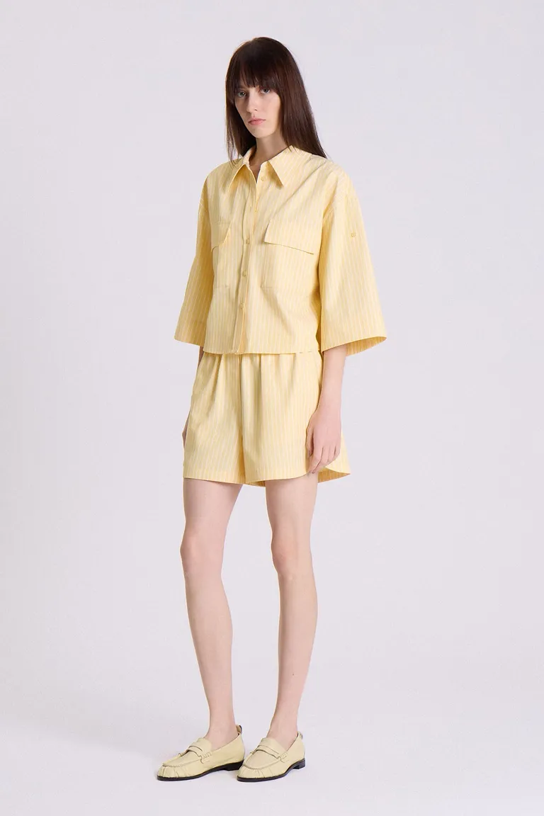 Camisa de poplin amarillo con mangas 3/4 y bolsillos plaqueteados de Maria Cher en Camisas para argentina