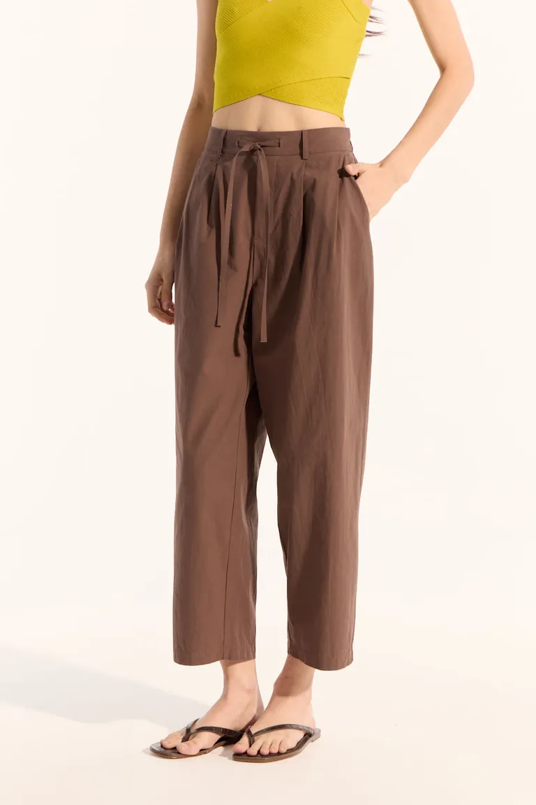 Pantalón baggy de diseño elegante y cómodo, ideal para tu estilo casual y versátil de Portsaid en Pantalones para argentina