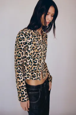 Campera leopardo doble cremallera de Mango en Chaquetas para argentina
