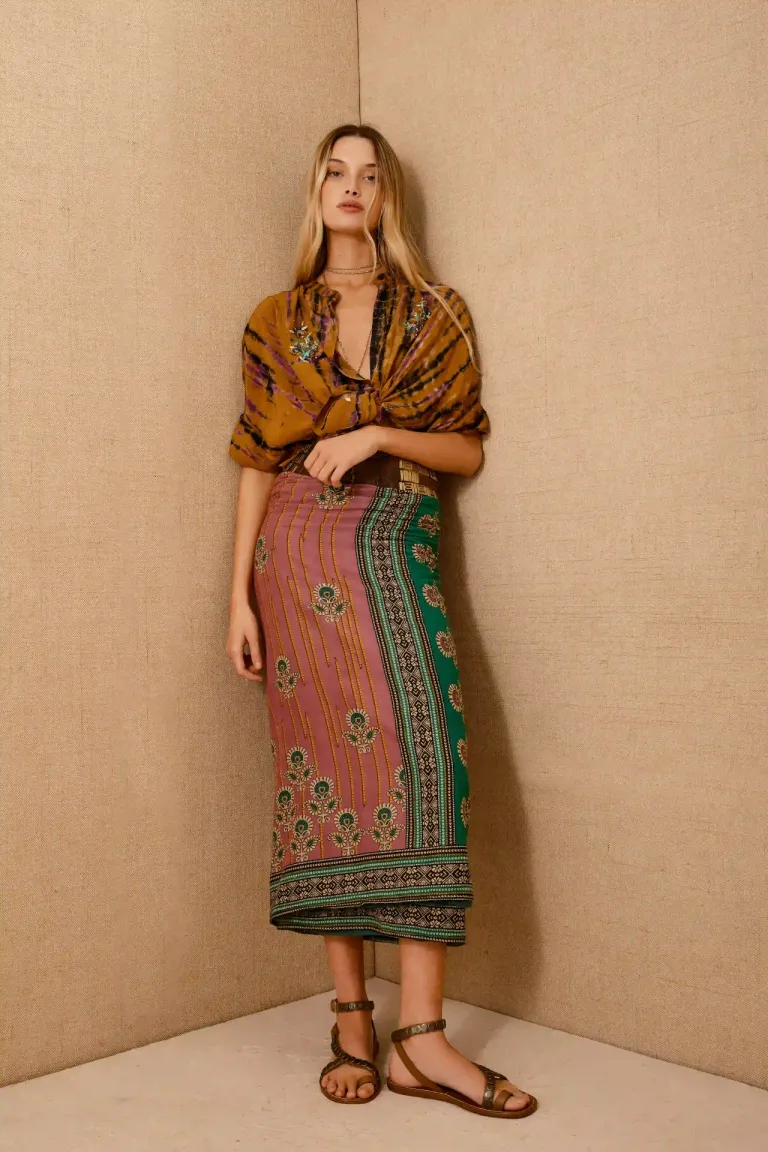 Pareo toalla con estampado étnico tradicional y diseño versátil para playa de Rapsodia en Swimwear y Beachwear para argentina