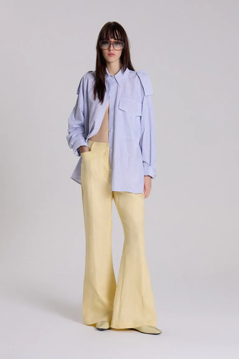 Pantalón de lino amarillo de corte bootcut y tiro medio de Maria Cher en Pantalones para argentina
