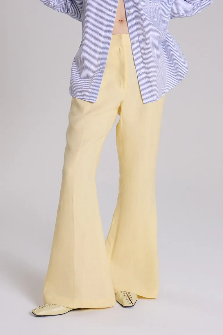Pantalón de lino amarillo de corte bootcut y tiro medio de Maria Cher en Pantalones para argentina
