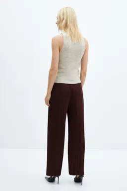 Pantalón recto plisado de Mango en Pantalones para argentina