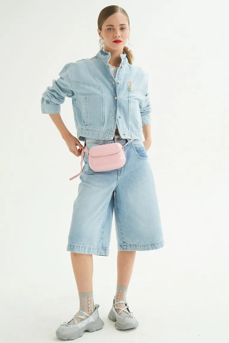 Bermuda de jean de tiro bajo, piernas anchas y larga por las rodillas de Las Pepas en Pantalones para argentina