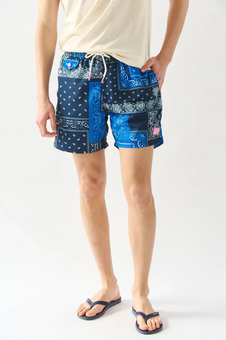 Short de baño estampado tipo patchwork con diseño llamativo y bolsillos laterales de Bensimon en Trajes de Baño para argentina