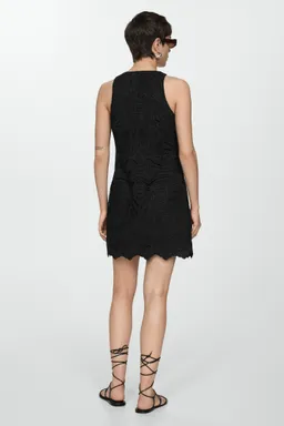 Vestido corto bordado de Mango en Vestidos para argentina