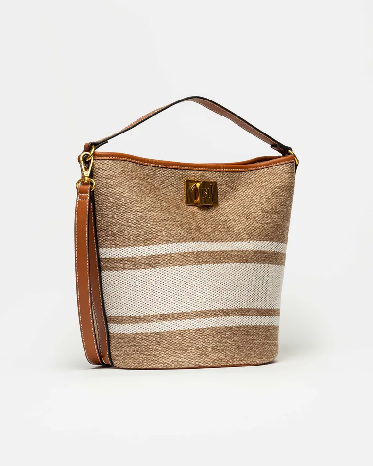 Cartera de mano lyon en canvas con lock marcario en bronce de Prüne en Bolsos y Carteras para argentina