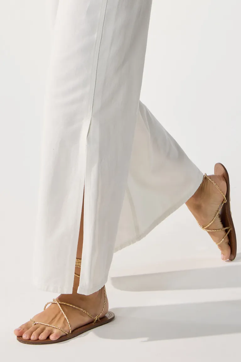 Pantalón ancho de tiro alto en blanco, diseño versátil y elegante para la mujer de Cuesta Blanca en Pantalones para argentina