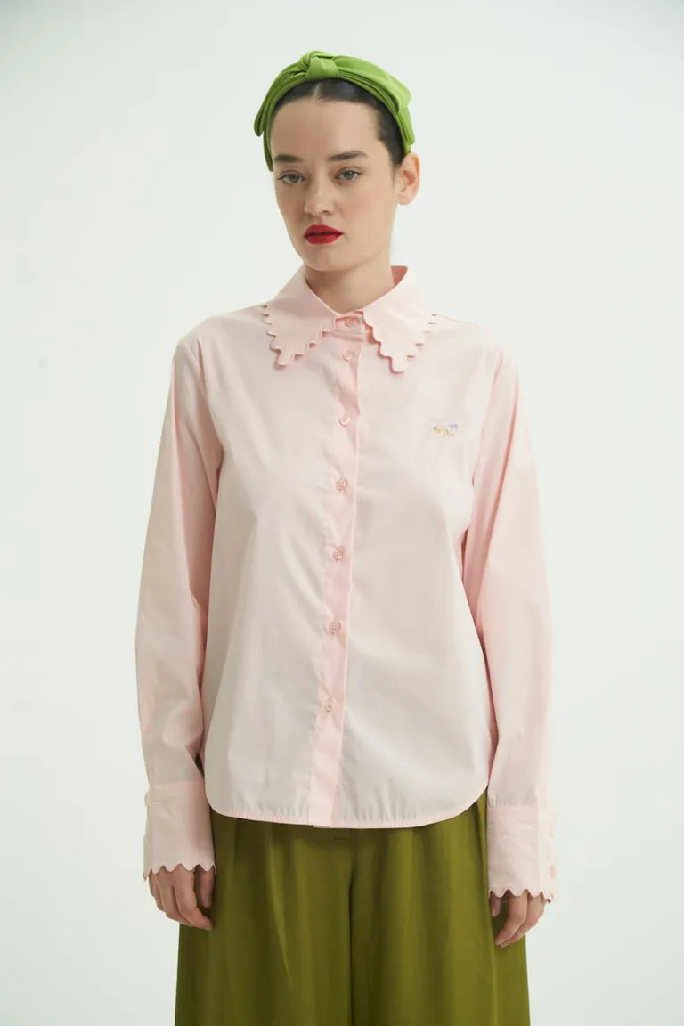 Camisa rosa de poplín con detalles bordados y diseño ondulado en cuello y puños de Las Pepas en Camisas para argentina