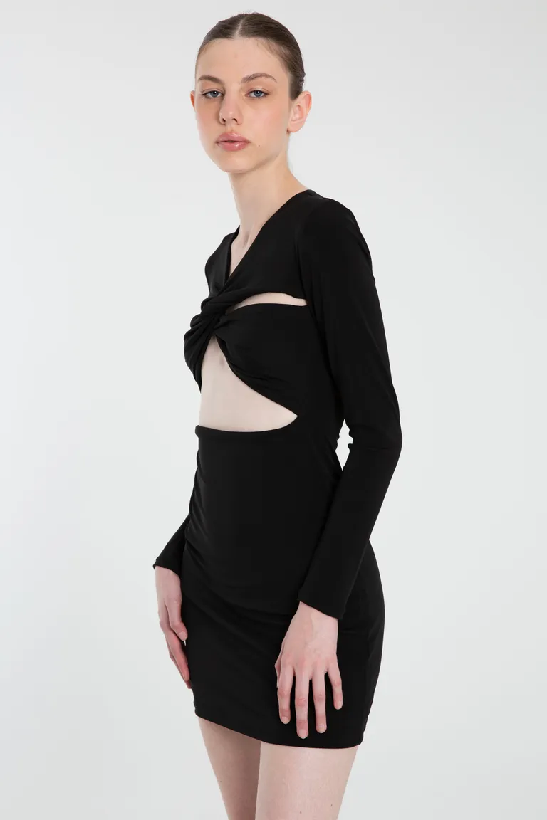 Vestido de punto negro con detalle de torsión en el escote y sustracción en la cintura de Naíma en Vestidos para argentina