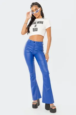 Jeans acampanados cuero sintético luna de Edikted en Pantalones para argentina