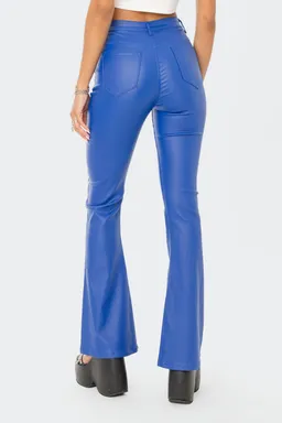 Jeans acampanados cuero sintético luna de Edikted en Pantalones para argentina