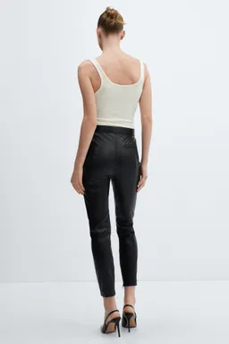 Leggings efecto cuero aberturas de Mango en Pantalones para argentina