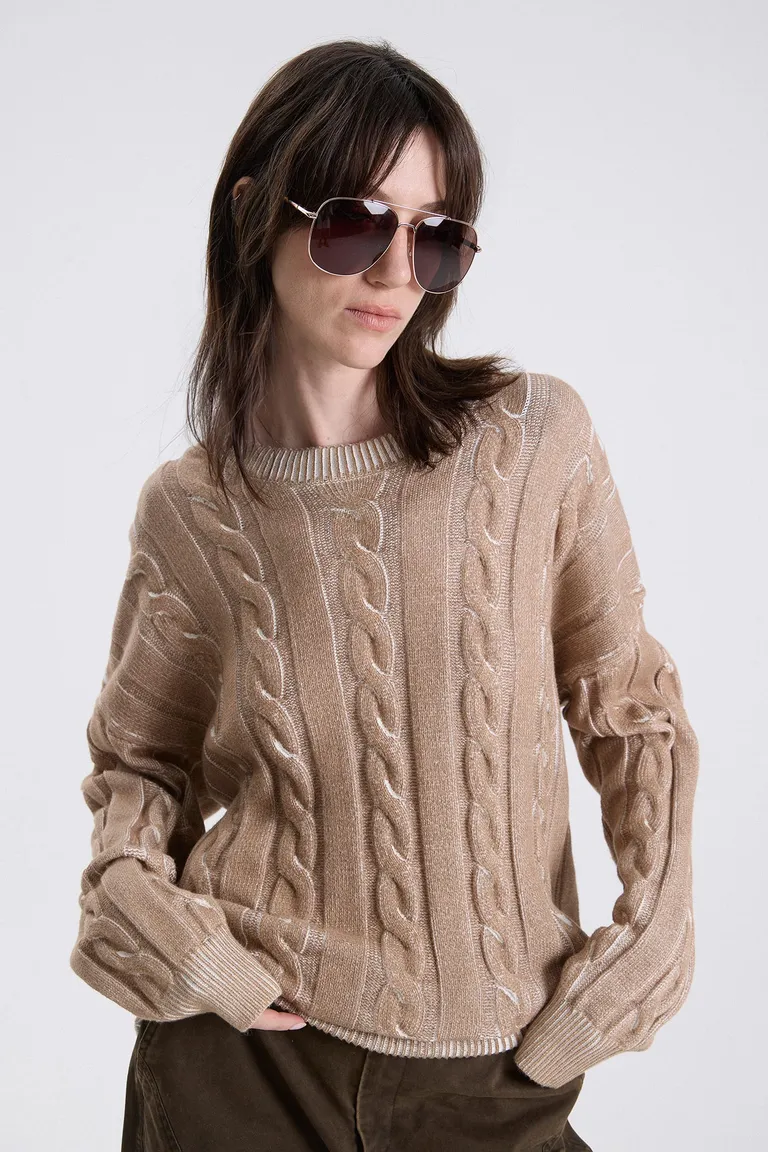 Sweater tejido con diseño de texturas y calce holgado de Maria Cher en Buzos y Sweaters para argentina