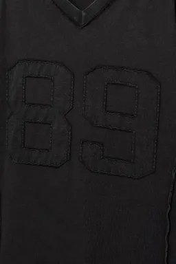 Remera número efecto lavado de Pull&Bear en Remeras y Polos para argentina