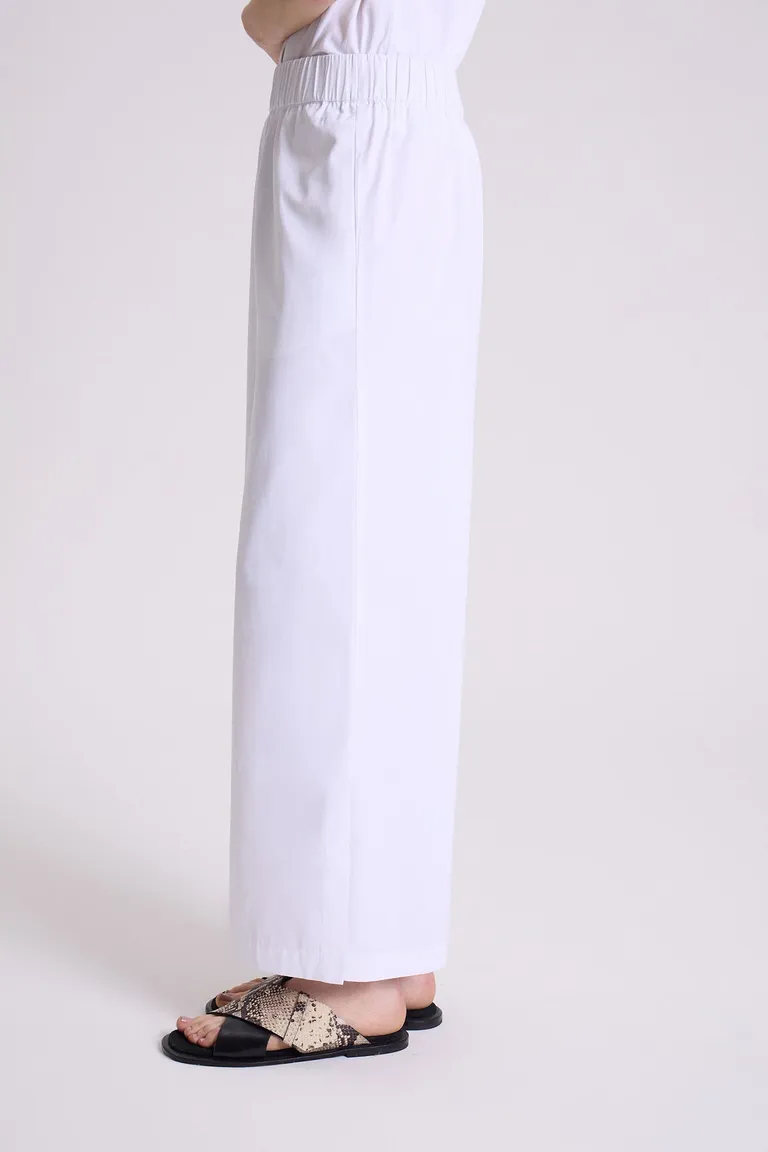 Pantalón de corte recto en poplin blanco con detalles de diseño de Maria Cher en Pantalones para argentina