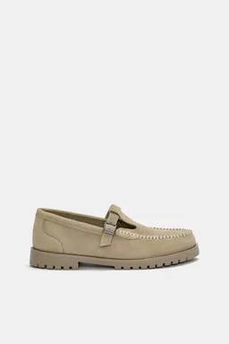 Zapatos de cuero con hebillas de Pull&Bear en Mocasines y Náuticos para argentina