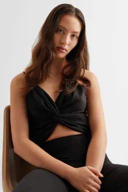 Top crop cruzado de Mango Teen en Tops para argentina