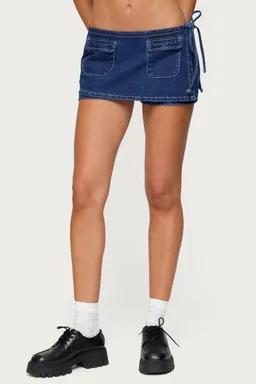 Mini falda pantalón denim cruzada de Edikted en Faldas para argentina