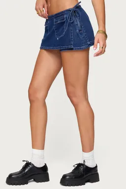 Mini falda pantalón denim cruzada de Edikted en Faldas para argentina