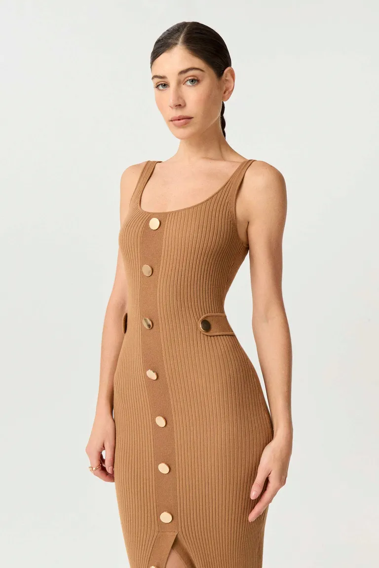 Vestido midi de punto acanalado con detalles de botones metálicos de Markova en Vestidos para argentina