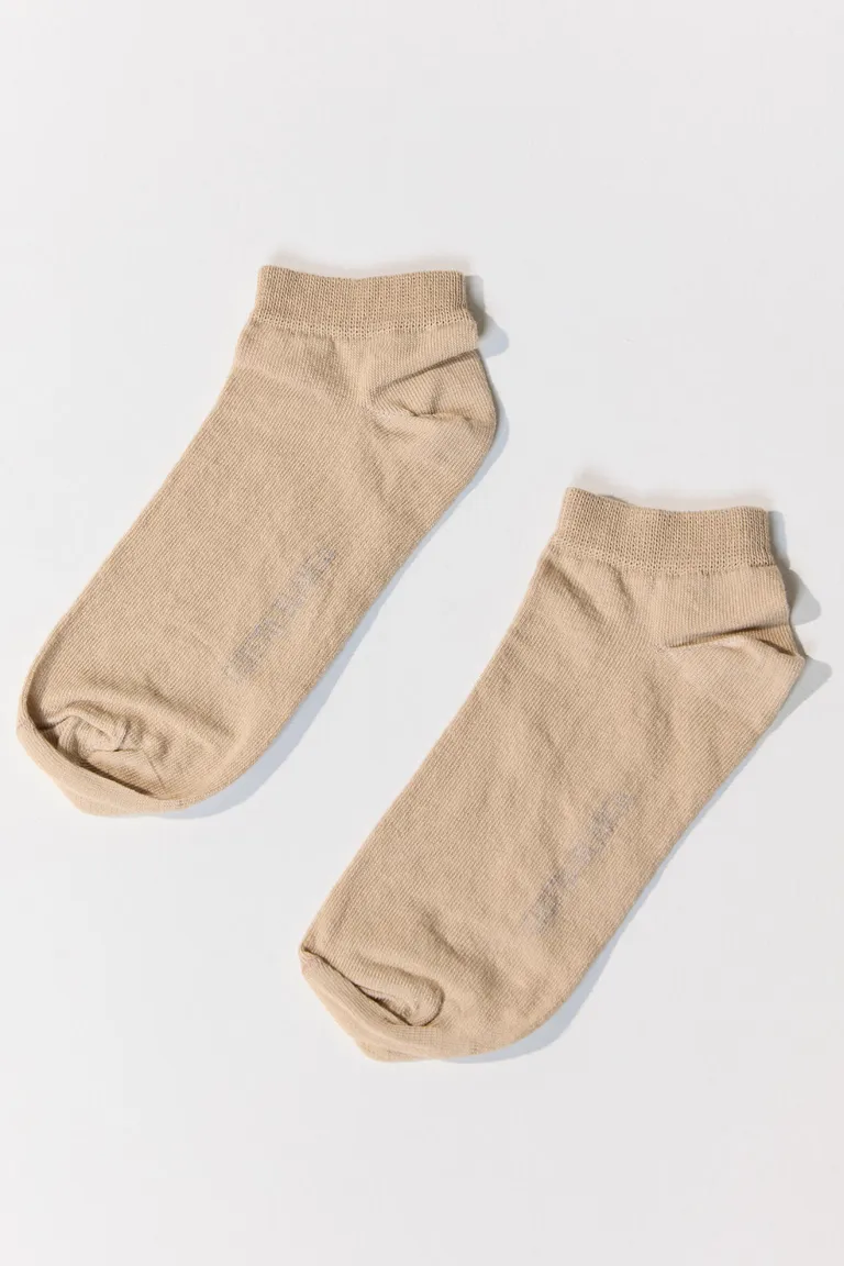 Medias elásticas básicas de alta calidad para un toque sutil de estilo de Cuesta Blanca en Ropa Interior y Medias para argentina