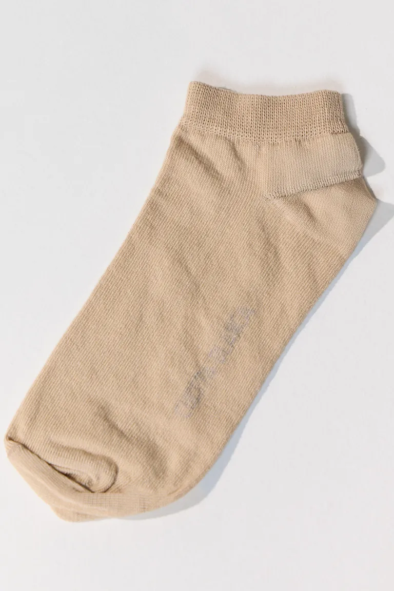 Medias elásticas básicas de alta calidad para un toque sutil de estilo de Cuesta Blanca en Ropa Interior y Medias para argentina