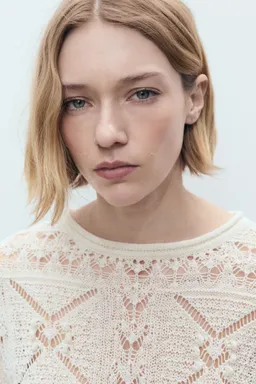 Sweater oversize calado de Mango en Buzos y Sweaters para argentina