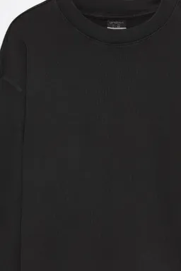 Remera pesada manga larga de Lefties en Buzos y Sweaters para argentina