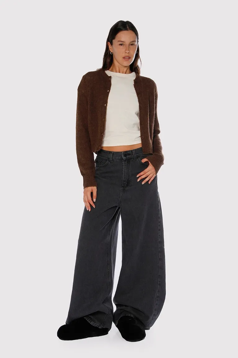 Pantalón amplio de tiro medio con bolsillos y corte recto de Sofia Sarkany en Pantalones para argentina