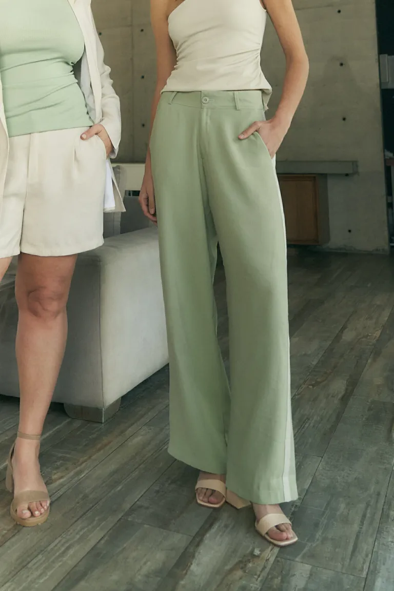 Pantalón wide leg en color salvia - Diseño cómodo y elegante para tu día a día de Lemmon en Pantalones para argentina