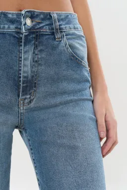 Jean denim austin travis de Magda en Pantalones para argentina
