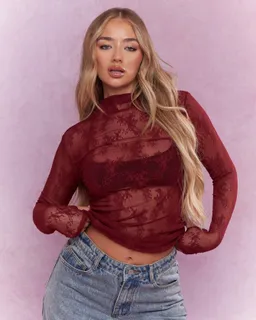 Crop top encaje floral de Missguided en Blusas para argentina