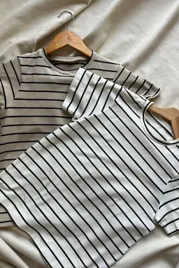 Remera Rayas Moderna de Blink en Remeras para argentina