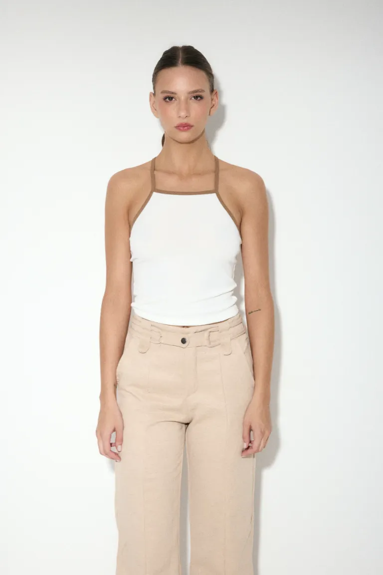 Musculosa con escote y espalda deportiva en tejido elástico negro de Audaz en Tops para argentina