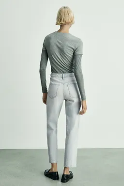 Jeans newmom confort tiro alto de Mango en Pantalones para argentina