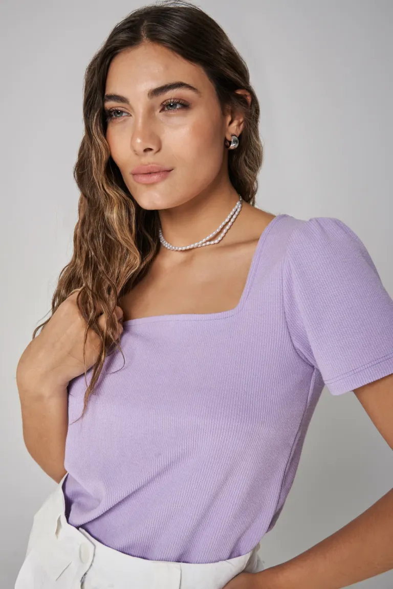Remera informal de corte recto en color rosa para mujer de Apricot en Remeras para argentina