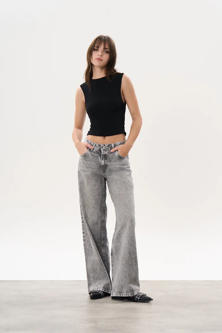 Jean denim grey acid ancho de Magda en Pantalones para argentina