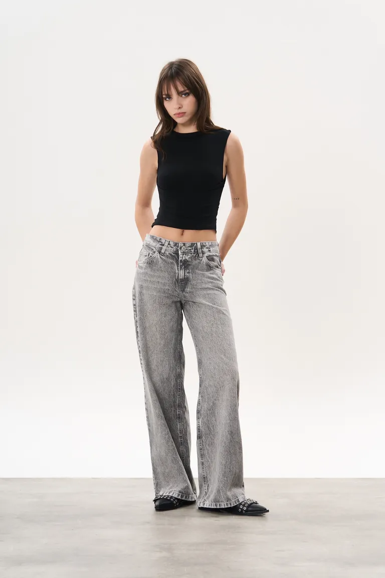 Jean denim grey acid ancho de Magda en Pantalones para argentina