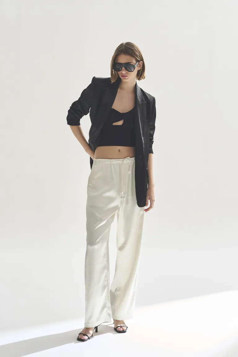 Pantalones rectos de cintura alta - Prenda versátil y elegante para el guardarropa femenino de Akiabara en Pantalones para argentina