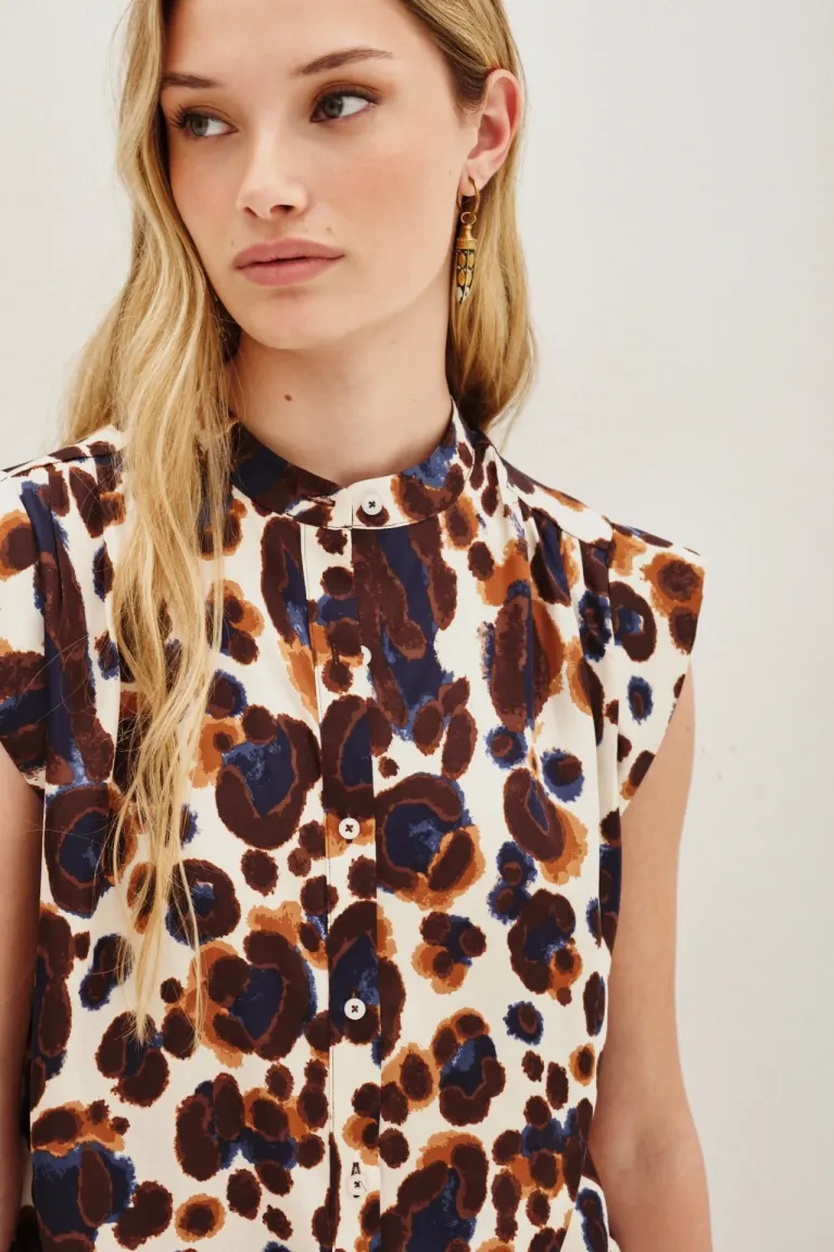 Camisa de corte oversize con cuello mao y cierre frontal de botones de Rapsodia en Camisas para argentina