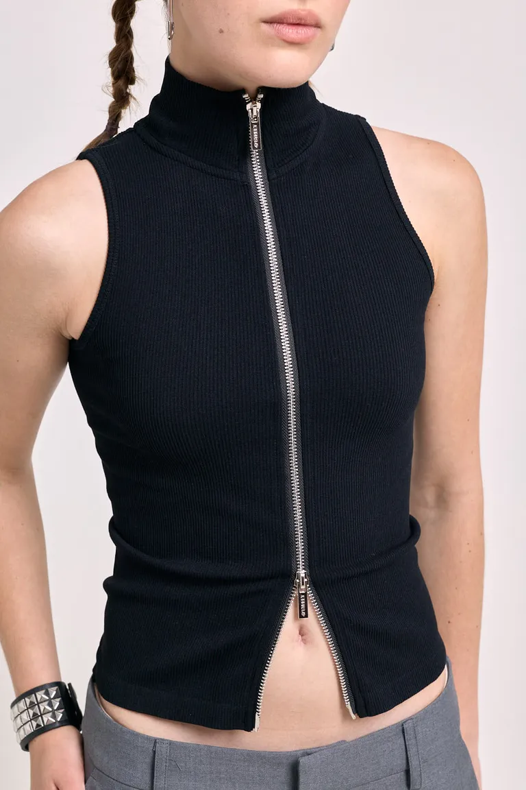 Top sin mangas cuello alto con doble cierre frontal metálico de 47 Street en Tops para argentina