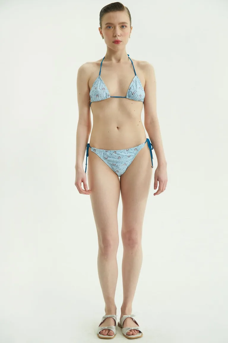 Bikini triangulito con estampado divertido y tiras regulables de Las Pepas en Swimwear y Beachwear para argentina